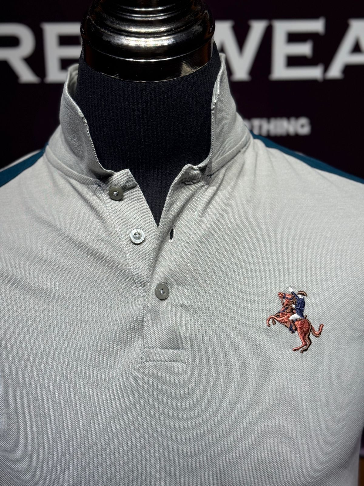 GIORDANO HORSE LIGHT GREY COLOR POLOS